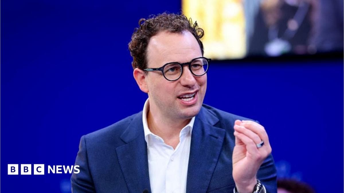 Dario Amodei pede pausa no desenvolvimento de IA para segurança global